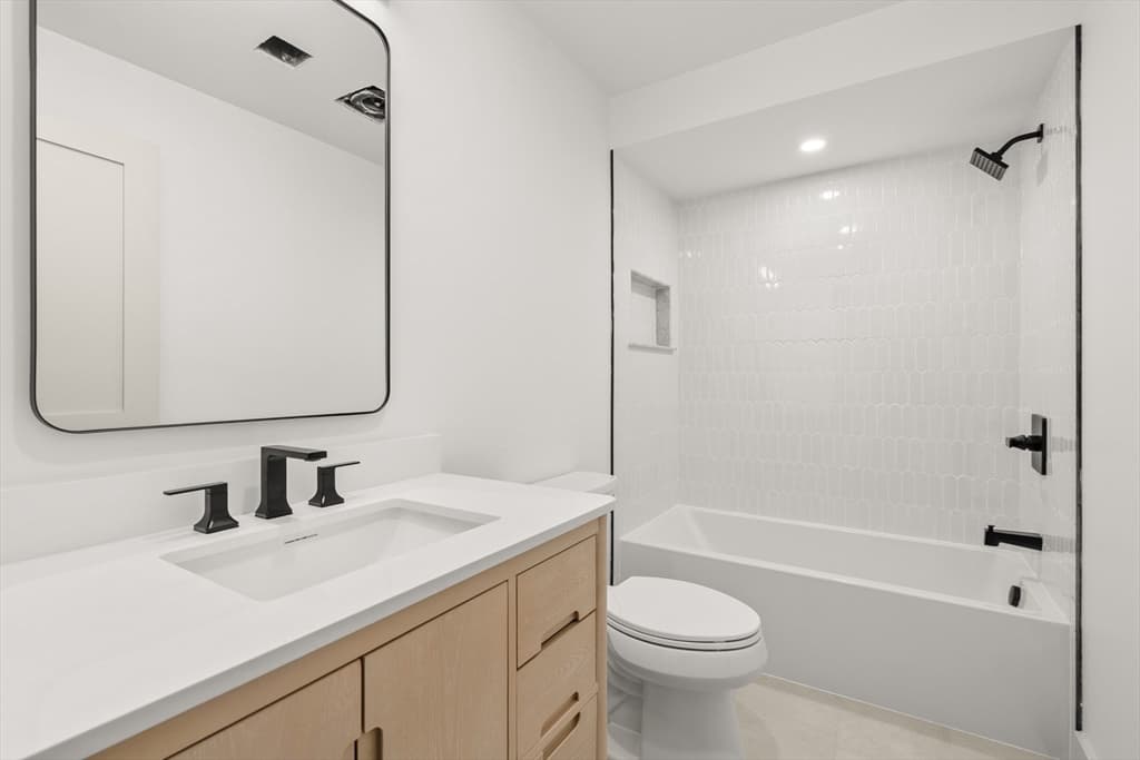 17 Princeton St # 3, Boston MA 02128 photo 8