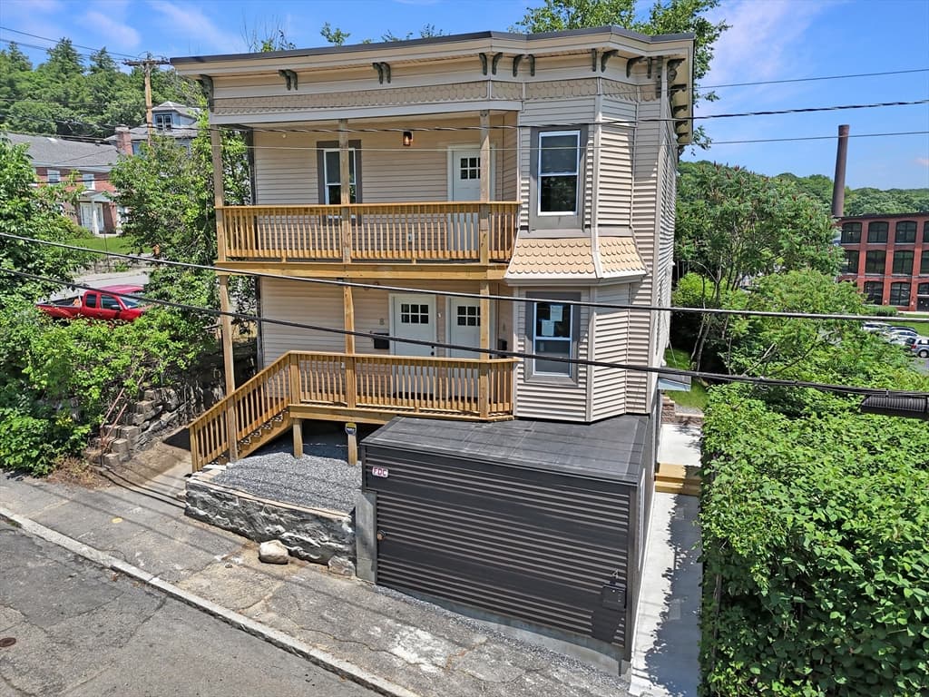 8 Sheldon St, Fitchburg MA 01420 photo 2