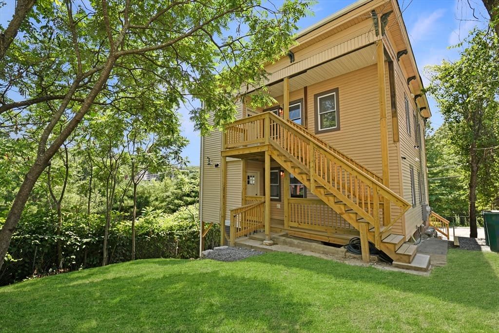 8 Sheldon St, Fitchburg MA 01420 photo 3
