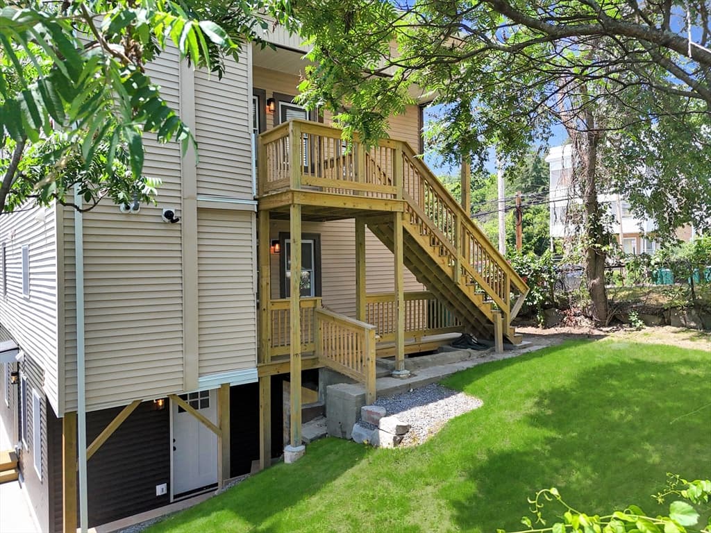 8 Sheldon St, Fitchburg MA 01420 photo 5