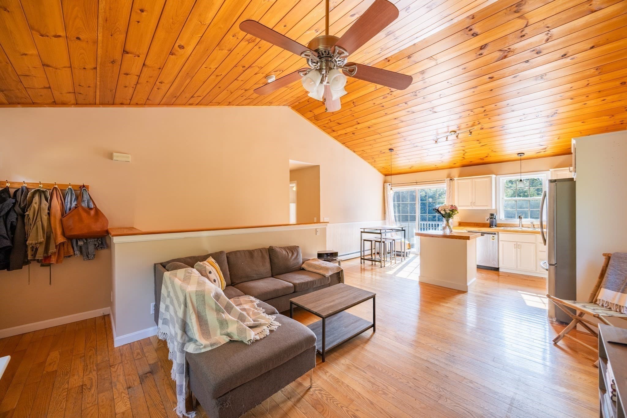Single Family Residence at 17 Atwater Pl, West Brookfield MA 01585, West Brookfield, photo 4 of 33