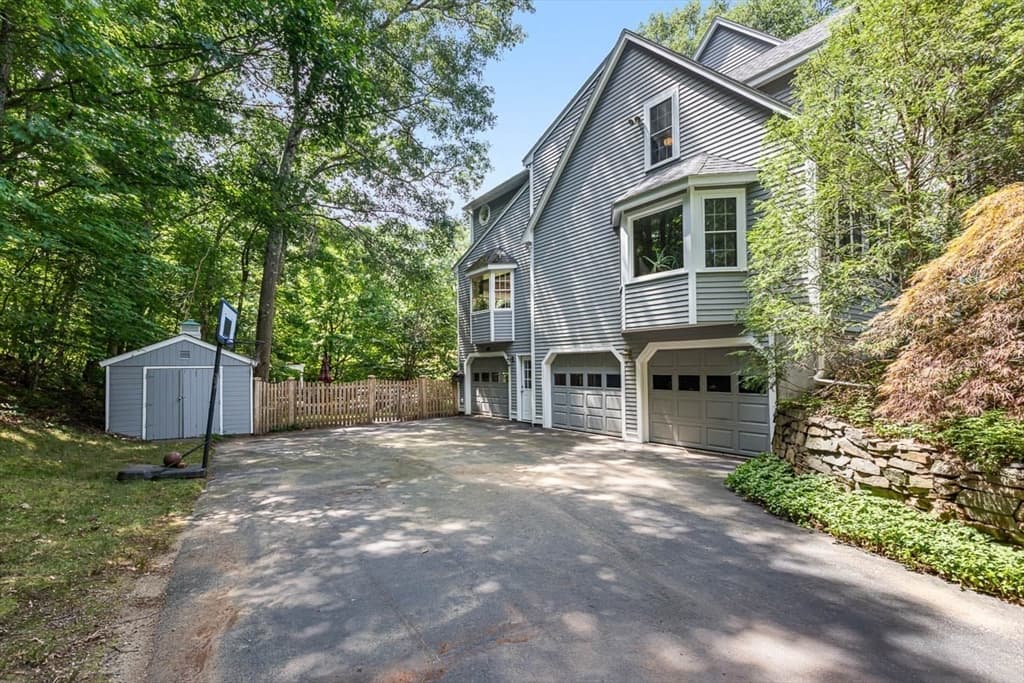 85 Comstock Dr, Wrentham MA 02093 photo 2