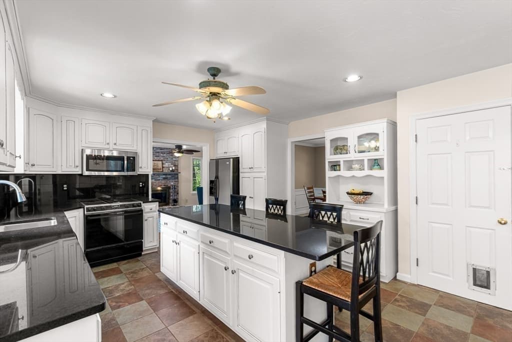 85 Comstock Dr, Wrentham MA 02093 photo 12