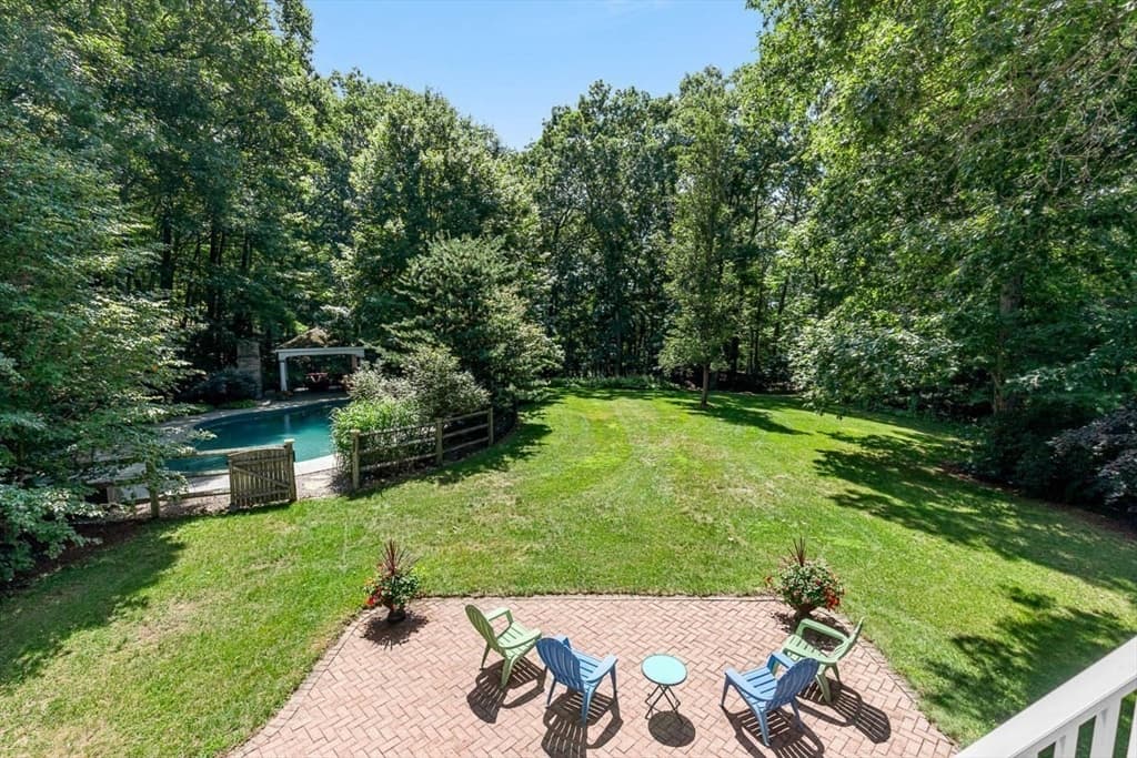 85 Comstock Dr, Wrentham MA 02093 photo 3