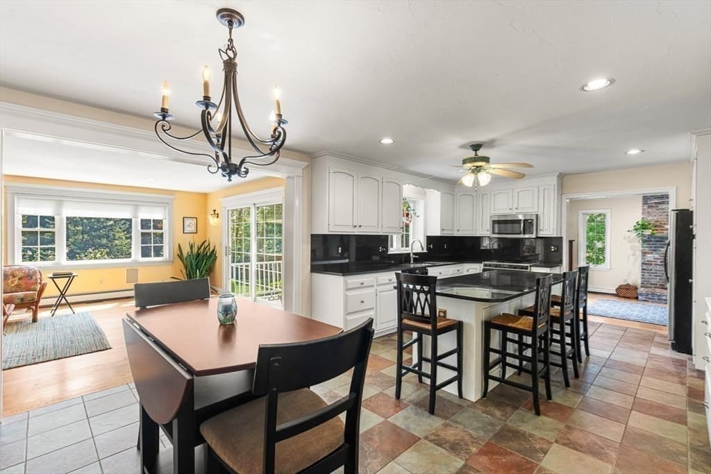 85 Comstock Dr, Wrentham MA 02093 photo 11