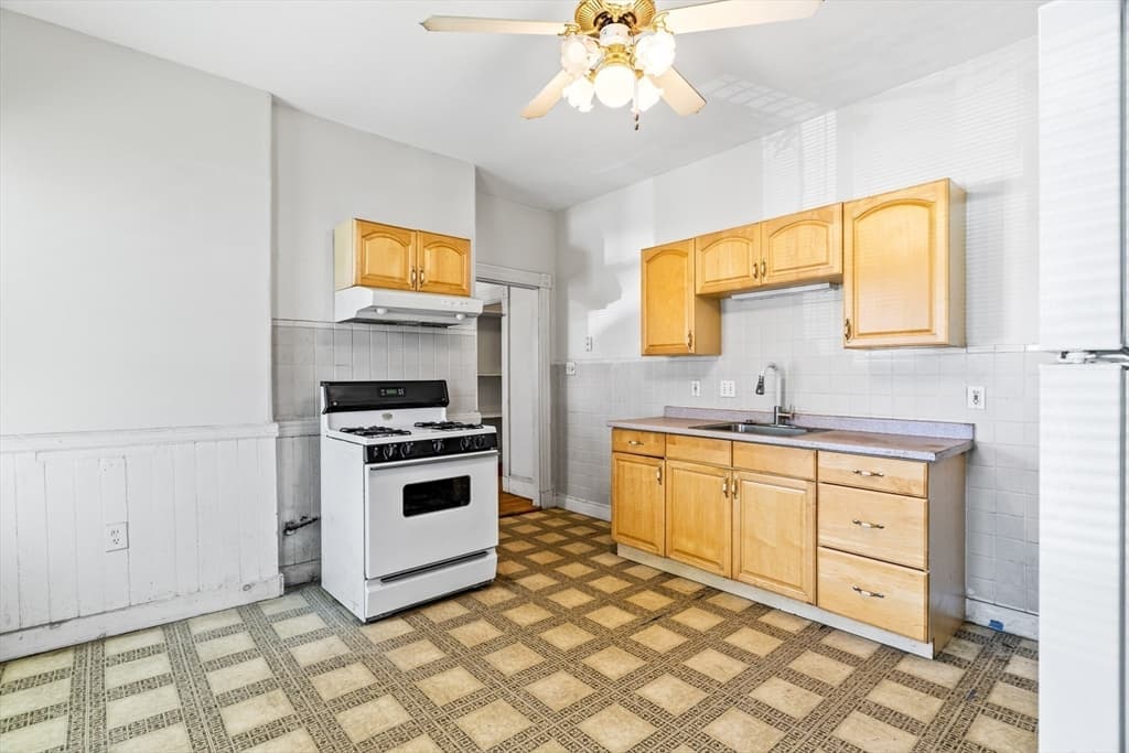 96 Ruthven St, Boston MA 02121 photo 14