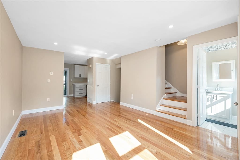 38 Farmland Rd # C, Lowell MA 01850 photo 3