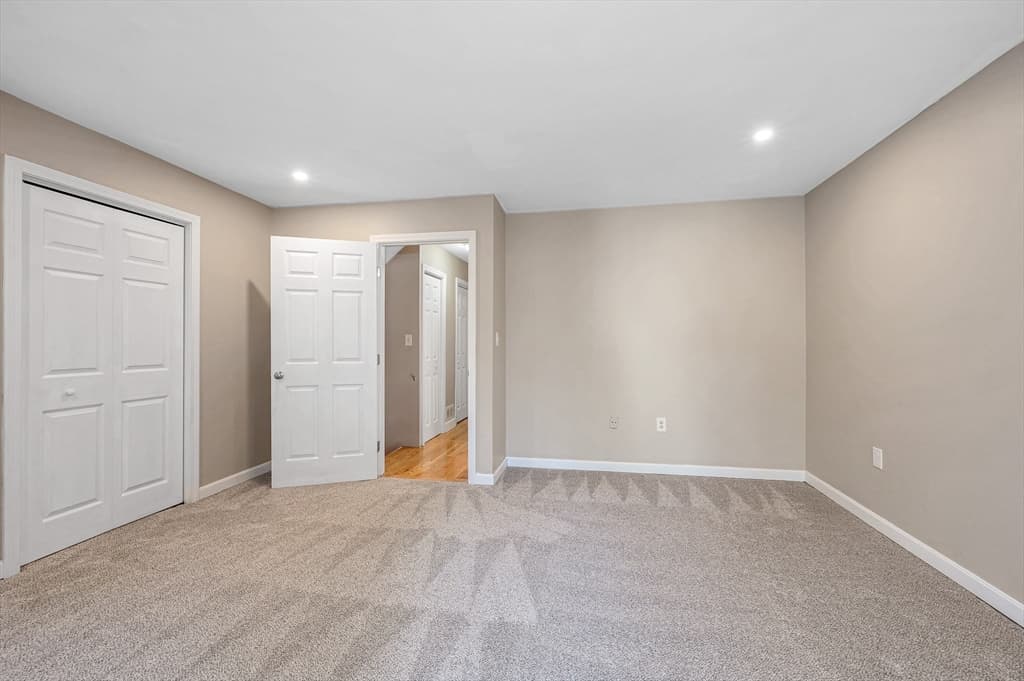 38 Farmland Rd # C, Lowell MA 01850 photo 15