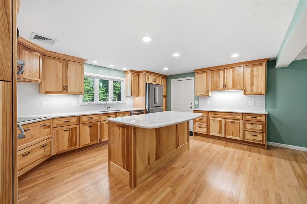 711 Chicopee Row, Groton MA 01450 photo 4