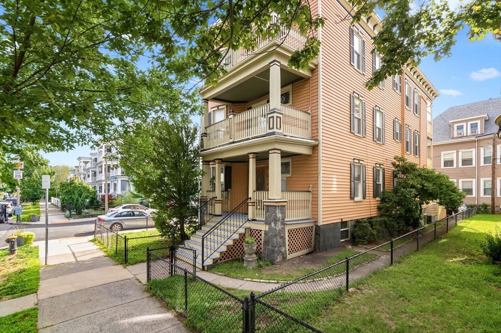 19 Pleasant St, Boston MA 02125 photo 2