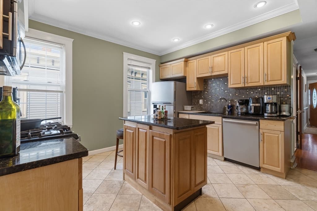 19 Pleasant St, Boston MA 02125 photo 9