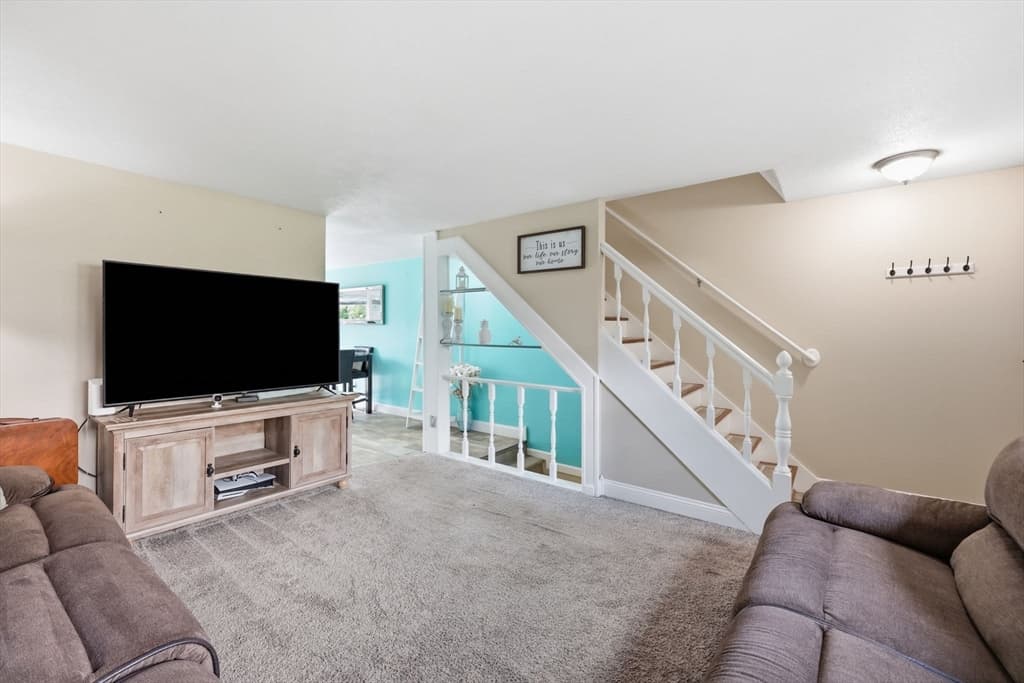 86 Corey Colonial # 86, Agawam MA 01001 photo 4