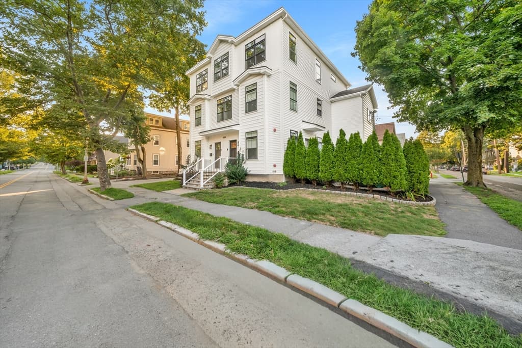 49A Chestnut St # 3, Wakefield MA 01880 photo 2