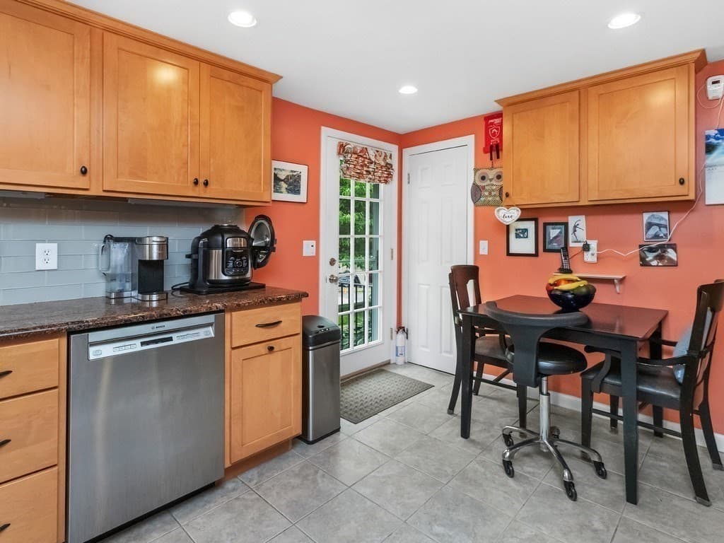 Single Family Residence at 39 Smart Street, Waltham MA 02451, Waltham, photo 6 of 34