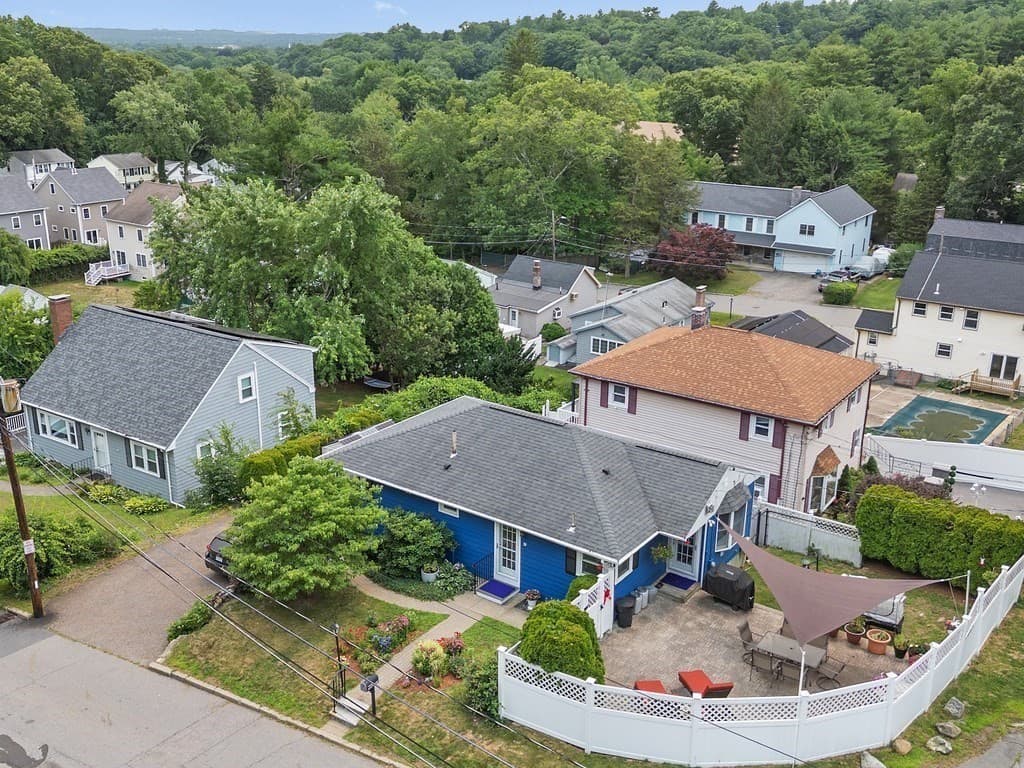 Single Family Residence at 39 Smart Street, Waltham MA 02451, Waltham, photo 3 of 34