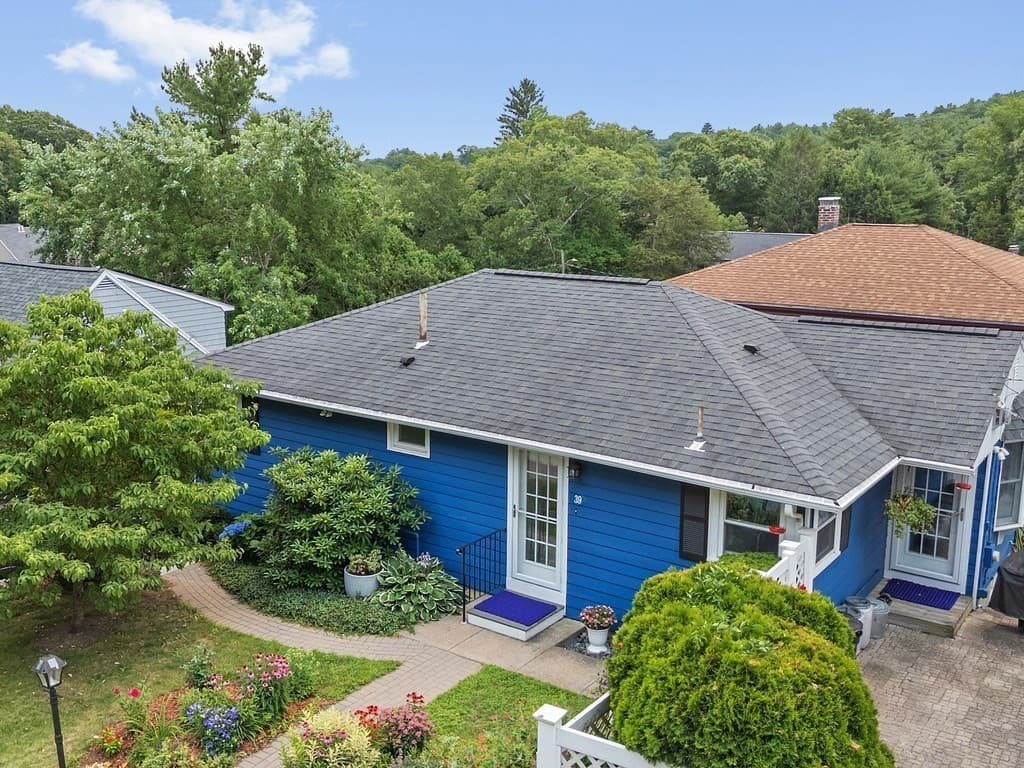 39 Smart Street, Waltham MA 02451