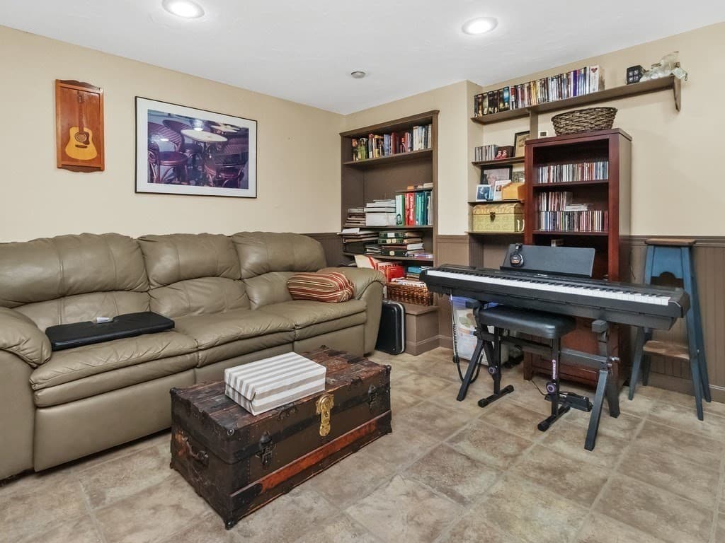 Single Family Residence at 39 Smart Street, Waltham MA 02451, Waltham, photo 20 of 34