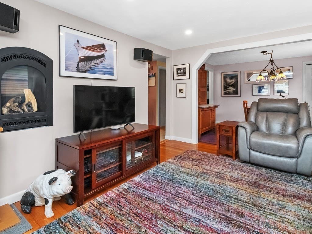 Single Family Residence at 39 Smart Street, Waltham MA 02451, Waltham, photo 10 of 34
