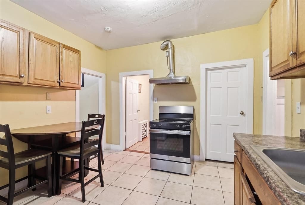 10 Brook St, Brockton MA 02301 photo 6