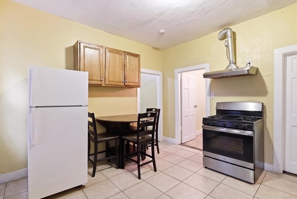 10 Brook St, Brockton MA 02301 photo 8