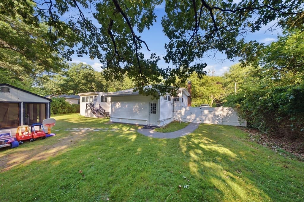 330 Lake St, Shrewsbury MA 01545 photo 2