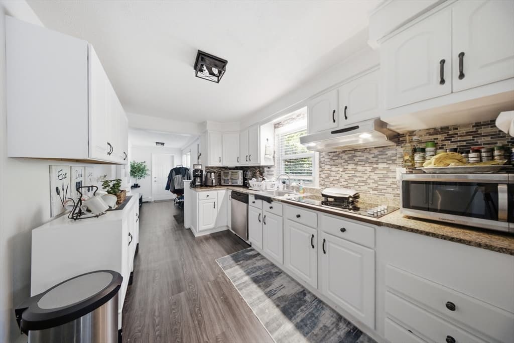 330 Lake St, Shrewsbury MA 01545 photo 4