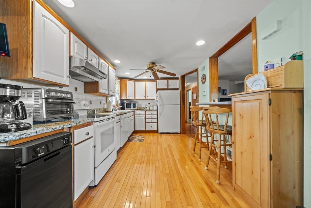 14 Richard Cir, Woburn MA 01801 photo 16