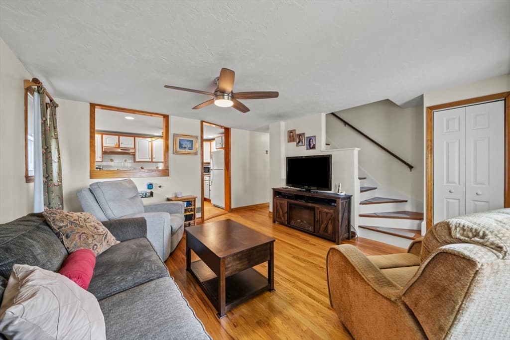 14 Richard Cir, Woburn MA 01801 photo 12