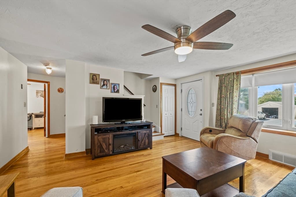 14 Richard Cir, Woburn MA 01801 photo 11
