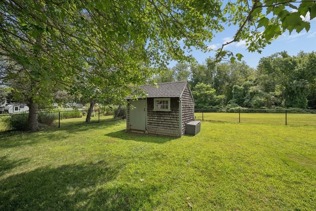 706 Russells Mills Rd, Dartmouth MA 02748 photo 28