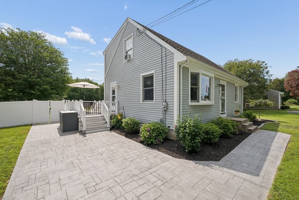 706 Russells Mills Rd, Dartmouth MA 02748 photo 24