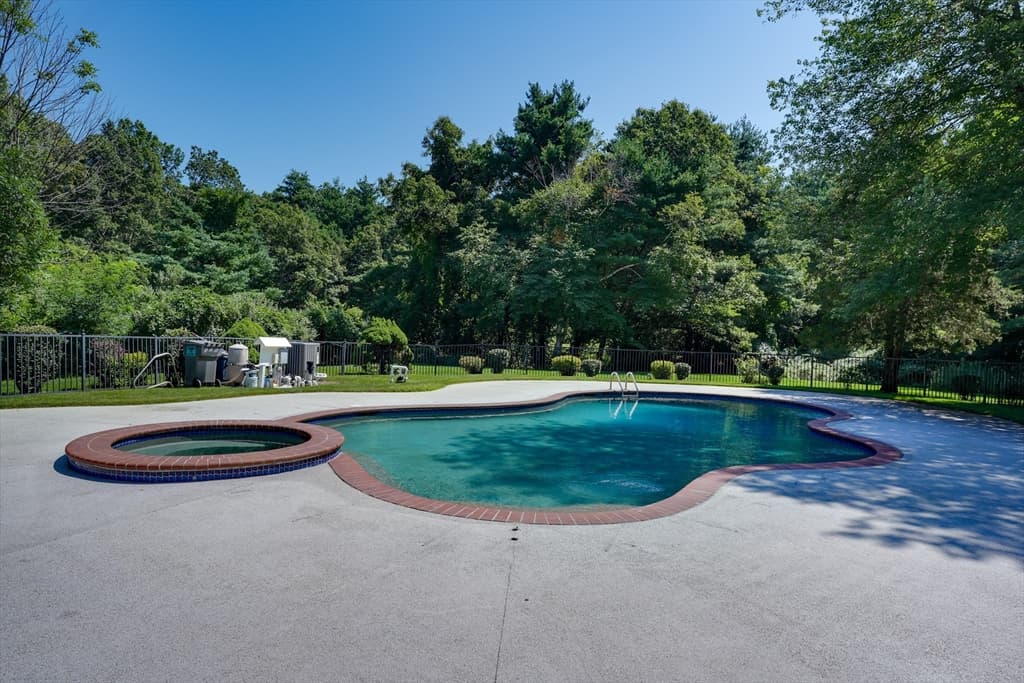 373 Caterina Hts, Concord MA 01742 photo 4