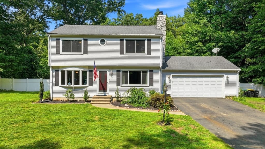 78 Branch St, Longmeadow MA 01106