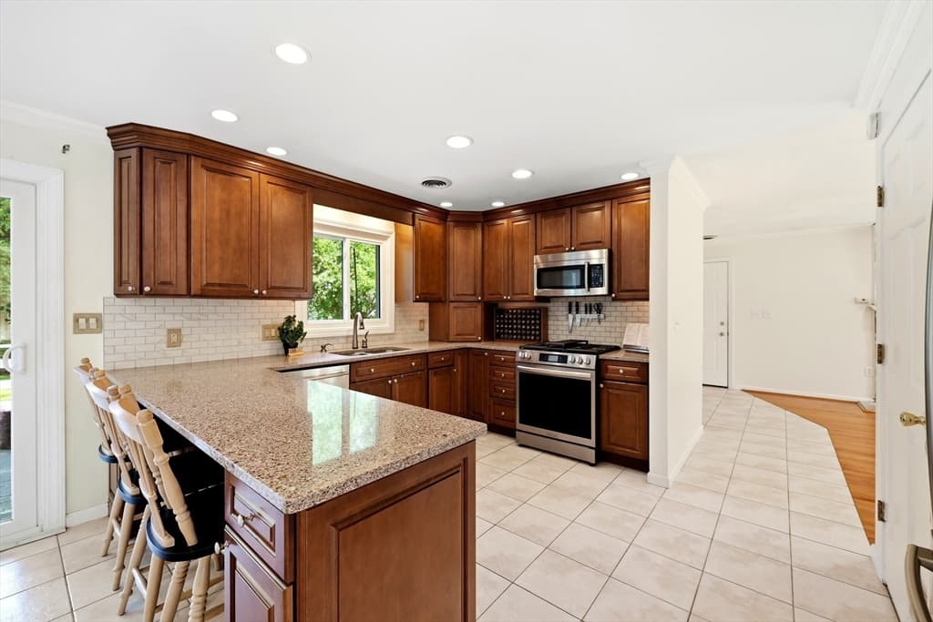 78 Branch St, Longmeadow MA 01106 photo 5