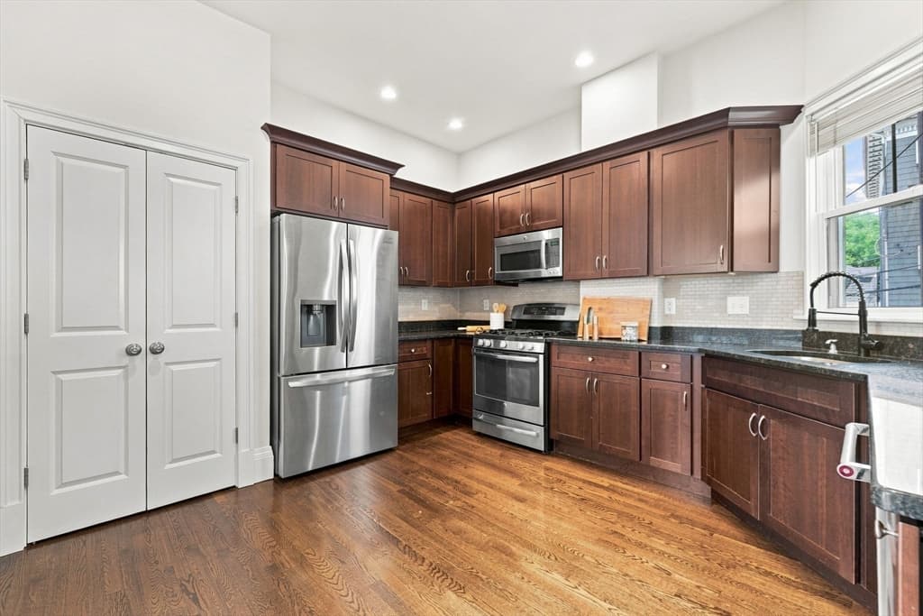 16 Thomas Park # 1, Boston MA 02127 photo 12