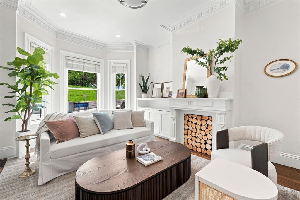 16 Thomas Park # 1, Boston MA 02127