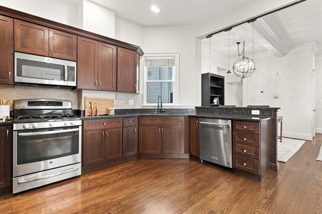 16 Thomas Park # 1, Boston MA 02127 photo 14