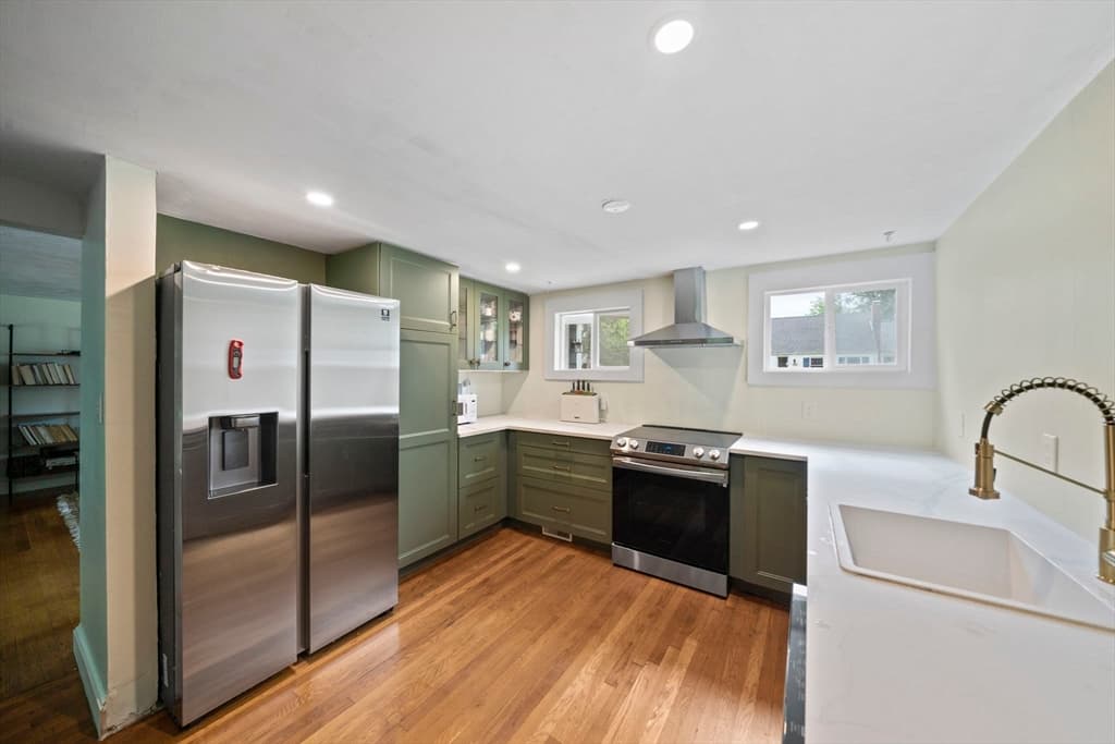 495 Thicket St, Weymouth MA 02190 photo 5