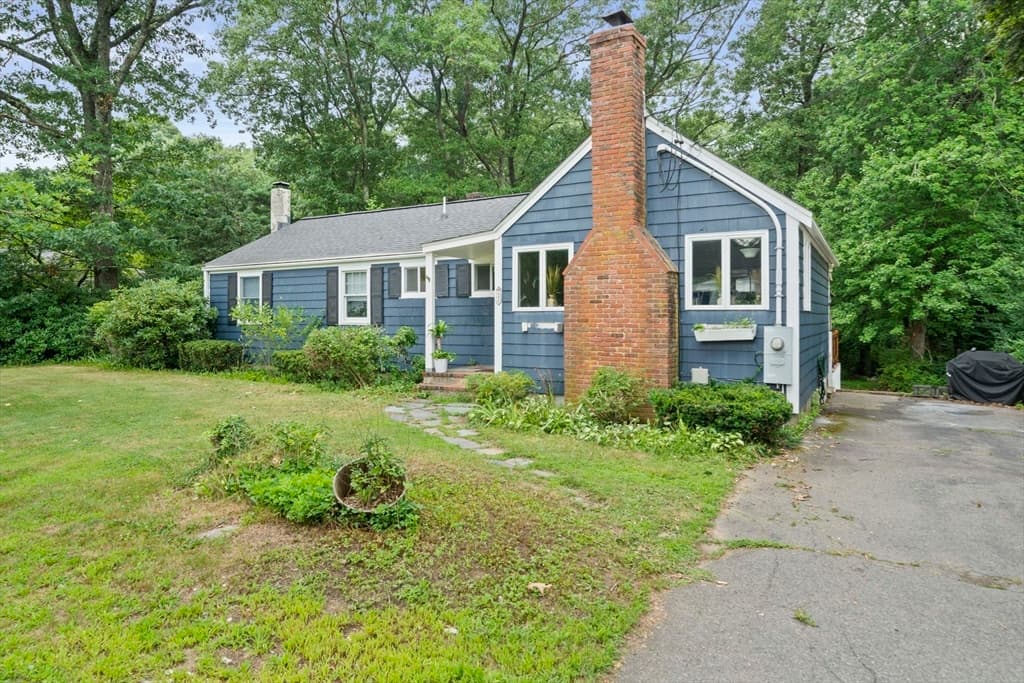 495 Thicket St, Weymouth MA 02190 photo 4