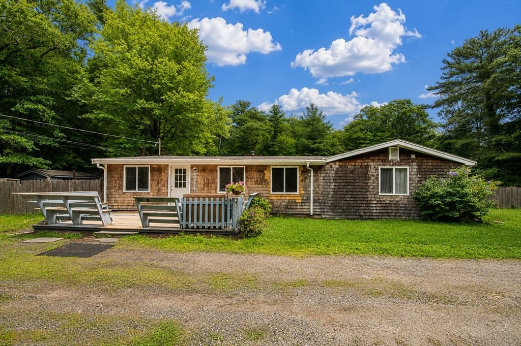 491 Hancock St, Abington MA 02351