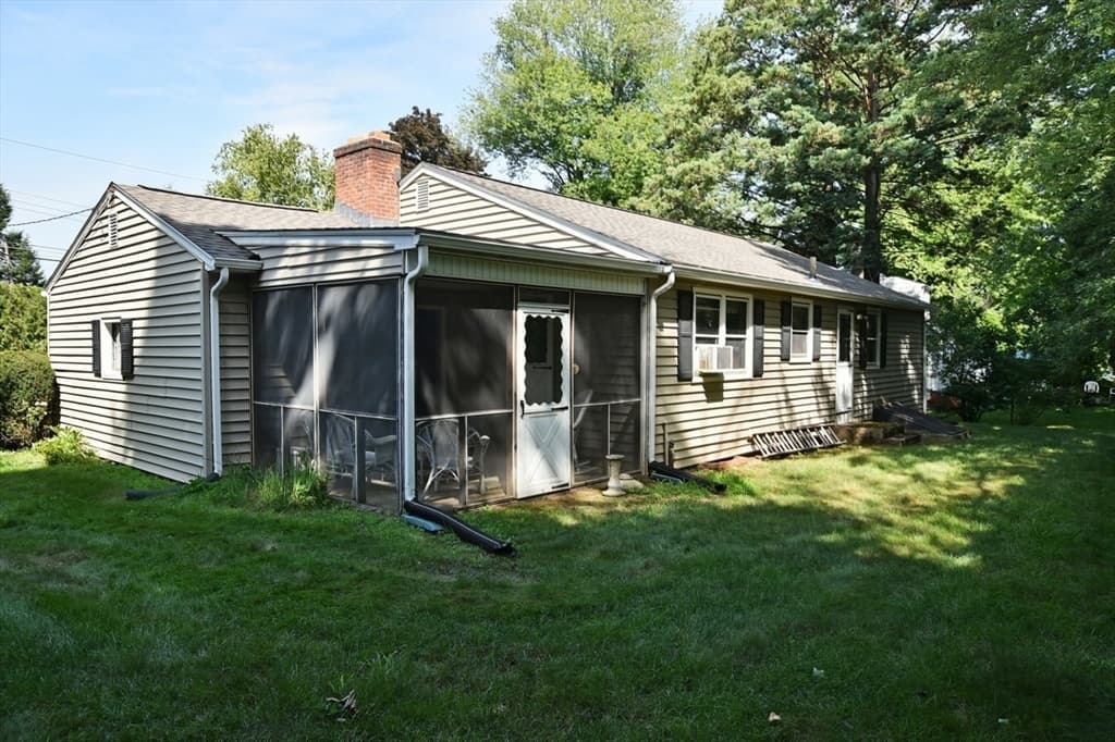 11 Almon Ave, West Springfield MA 01089 photo 4