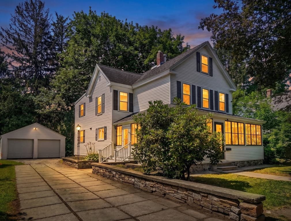 6 Elm Ct, Maynard MA 01754