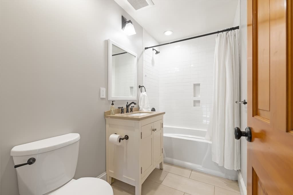 160 Walnut St # A, Newton MA 02460 photo 16