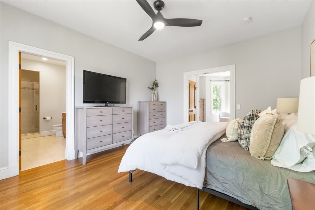 160 Walnut St # A, Newton MA 02460 photo 12