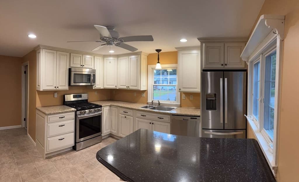 15 Wenonah Dr, Ludlow MA 01056 photo 2