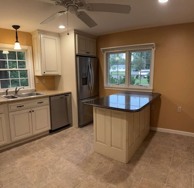 15 Wenonah Dr, Ludlow MA 01056 photo 3