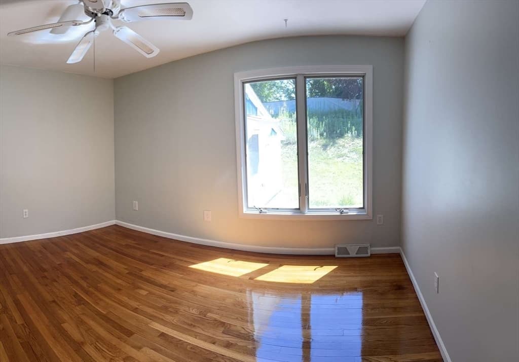 15 Wenonah Dr, Ludlow MA 01056 photo 9