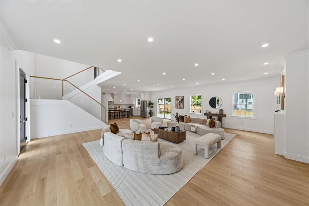 Single Family Residence at 35 Fairview Ave, Lynnfield MA 01940, Lynnfield, photo 3 of 41