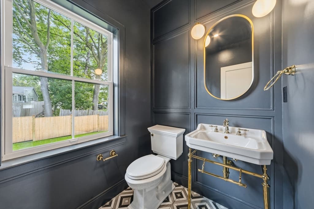 Single Family Residence at 35 Fairview Ave, Lynnfield MA 01940, Lynnfield, photo 10 of 41