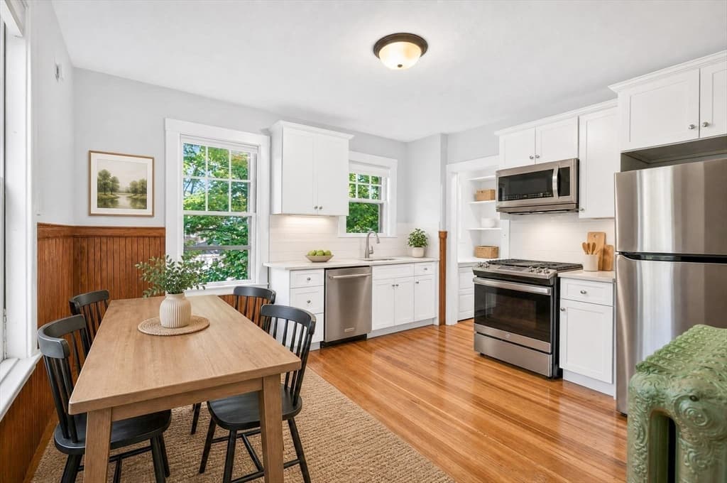 103-105 Colbourne Crescent, Brookline MA 02445 photo 23